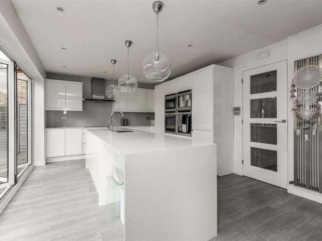 House for sale in Hammond Street, Broxbourne
