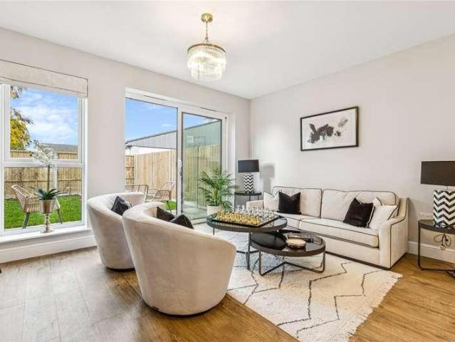 House for sale in Lonesome, Greater London