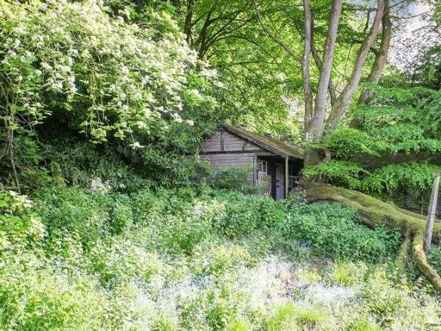 House for sale in Fossebridge, Gloucestershire