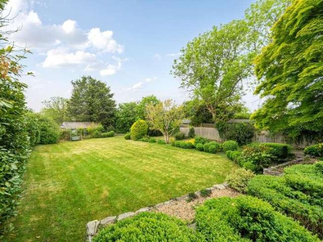 House for sale in Fole, Surrey