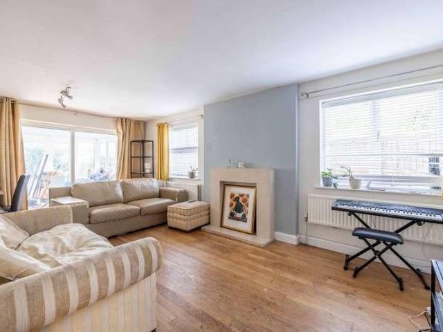 House for sale in Farnham Common, Buckinghamshire