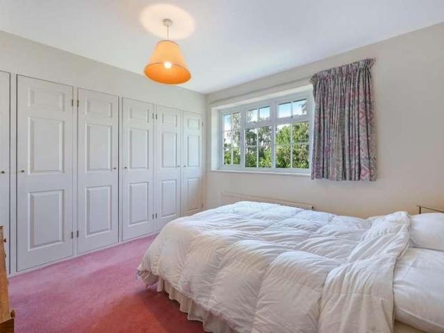 House for sale in Pachesham Park, Surrey