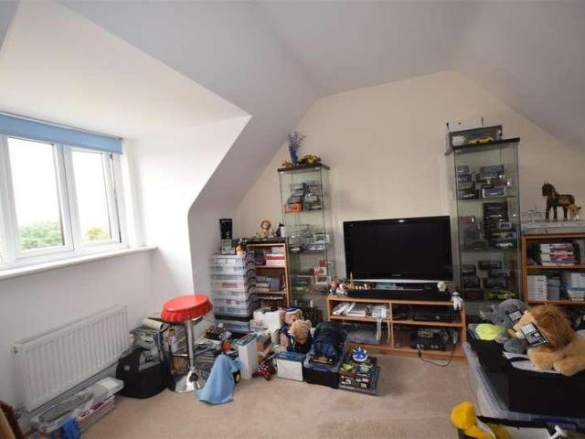 House for sale in Upton