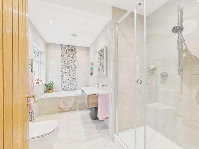 House for sale in Silverdale, Bare