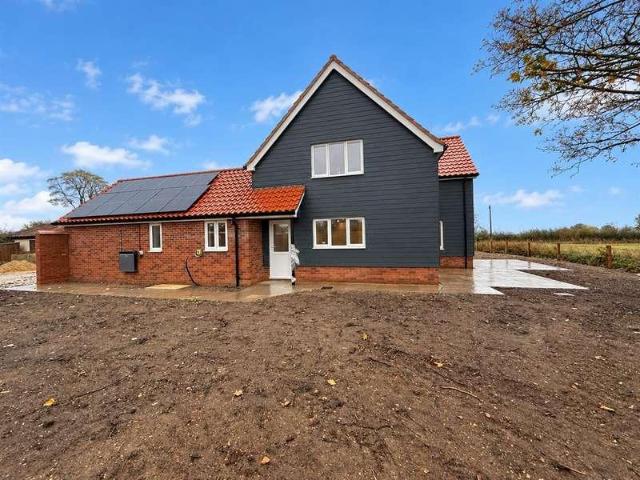 House for sale in Roydon, South Norfolk
