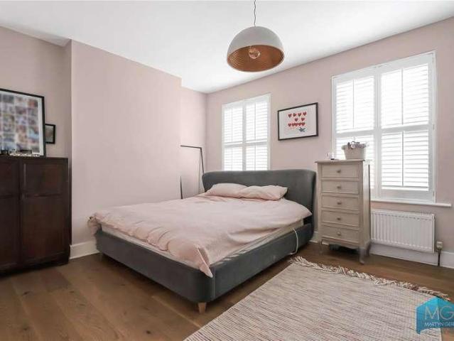 House for sale in Friern Barnet, Greater London