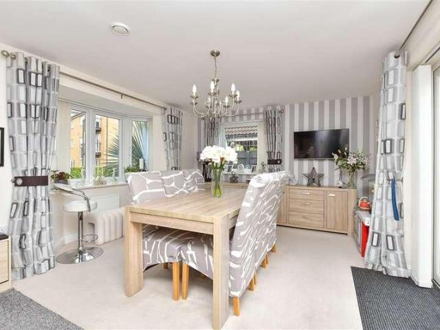 House for sale in Grove Park, Swale