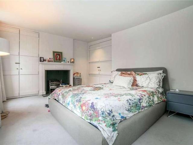 House for sale in St Margarets, Greater London