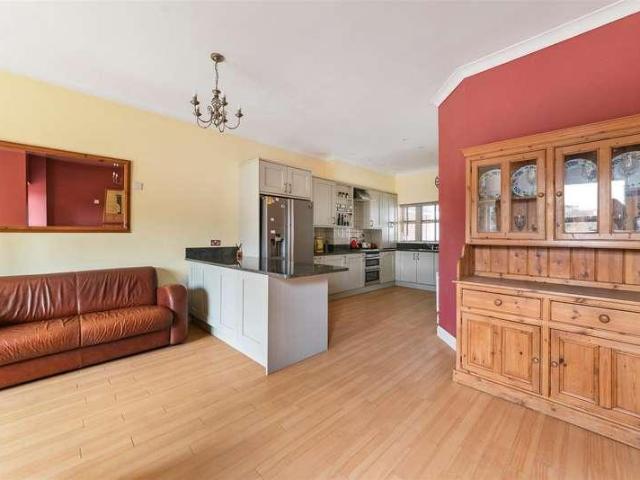 House for sale in London Borough of Merton, Raynes Park