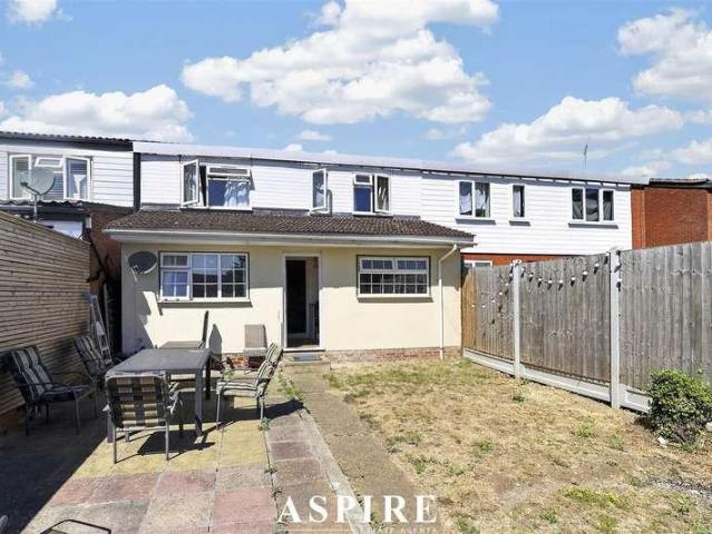 House for sale in Vange, Essex