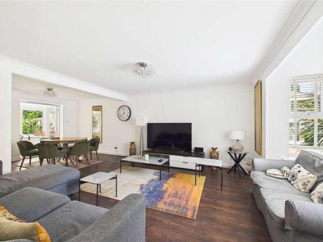 House for sale in Old Dean, Heol-las