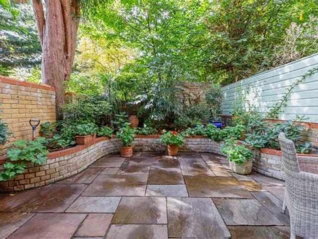 House for sale in Archway, Greater London