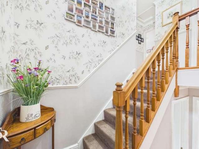 House for sale in Charlesworth, East Midlands