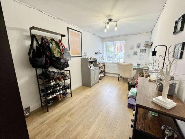 House for sale in Barnsley, Wilthorpe