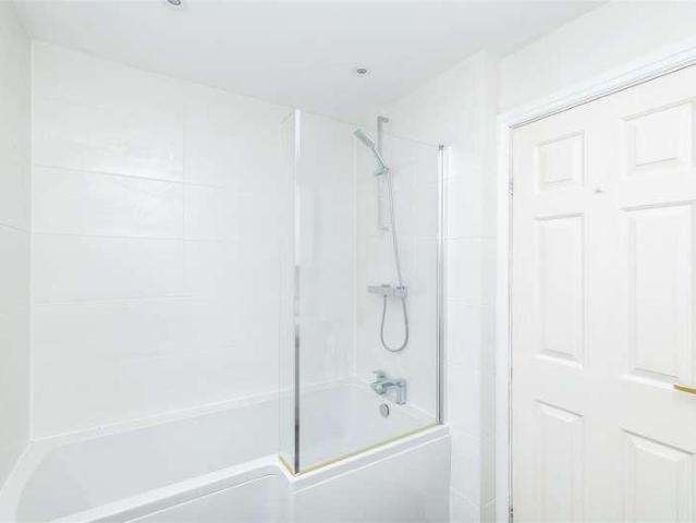 House for sale in Oulton, West Yorkshire