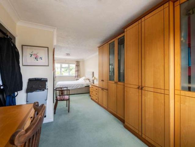House for sale in Hillview, Surrey