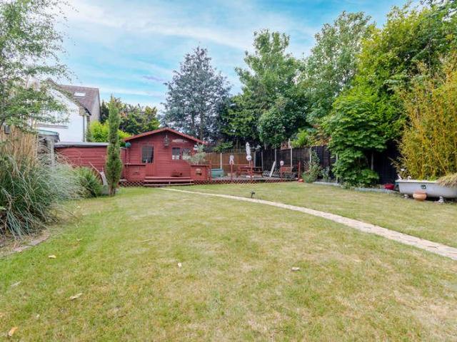 House for sale in North Watford, Hertfordshire