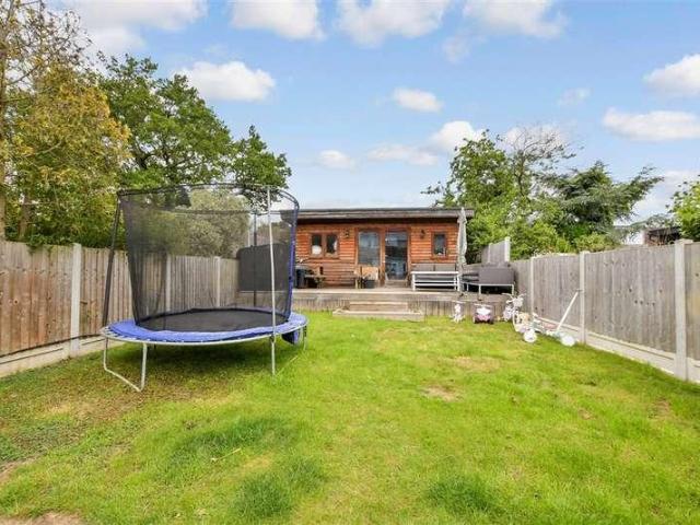 House for sale in Laindon, Essex