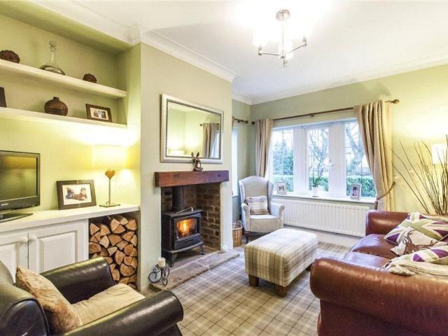 House for sale in Tranmere Park, Guiseley