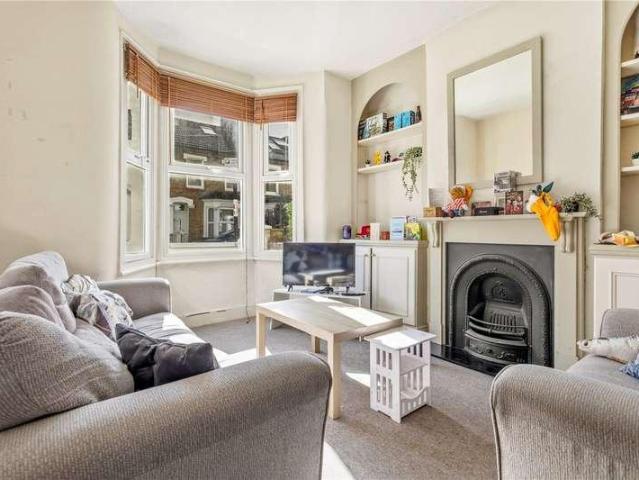 House for sale in Summerstown, Greater London