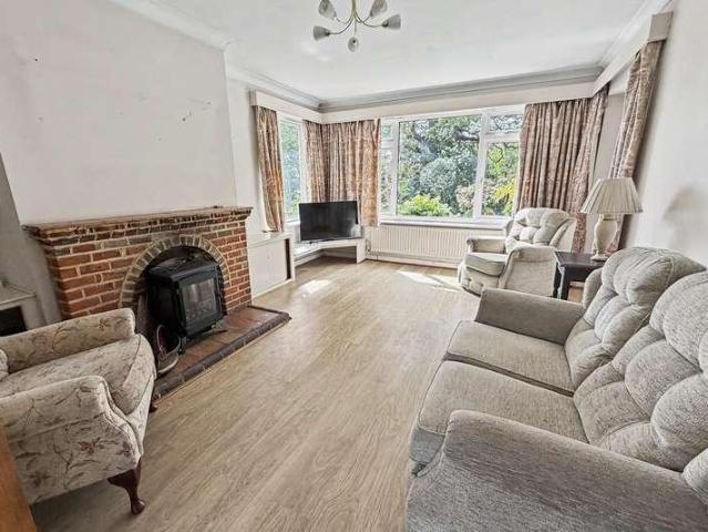 House for sale in Furzehill, East Dorset