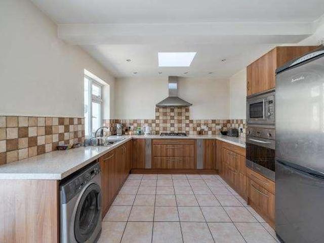 House for sale in West Finchley, Greater London