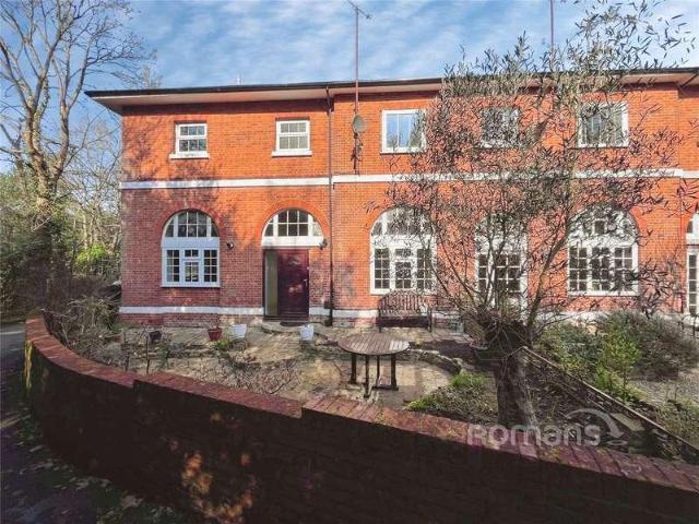 House for sale in Farnborough, Hampshire
