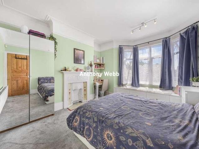 House for sale in Palmers Green, Greater London