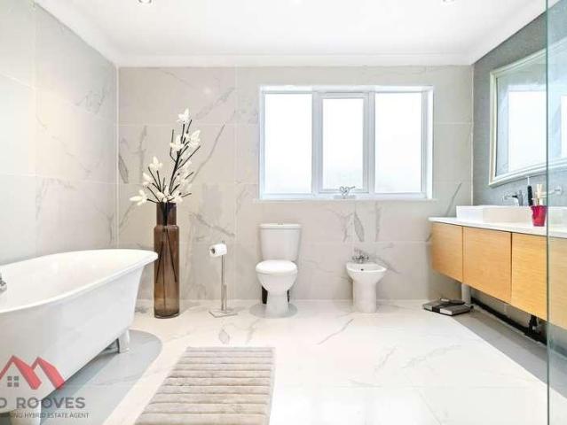 House for sale in Calderstones
