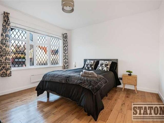 House for sale in High Barnet, Greater London