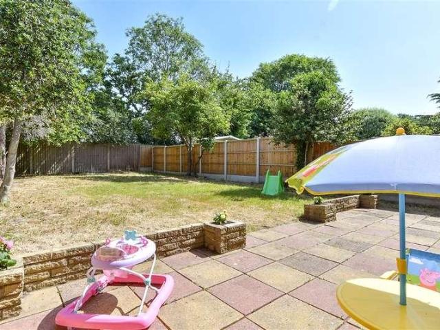 House for sale in Elm Park, Greater London