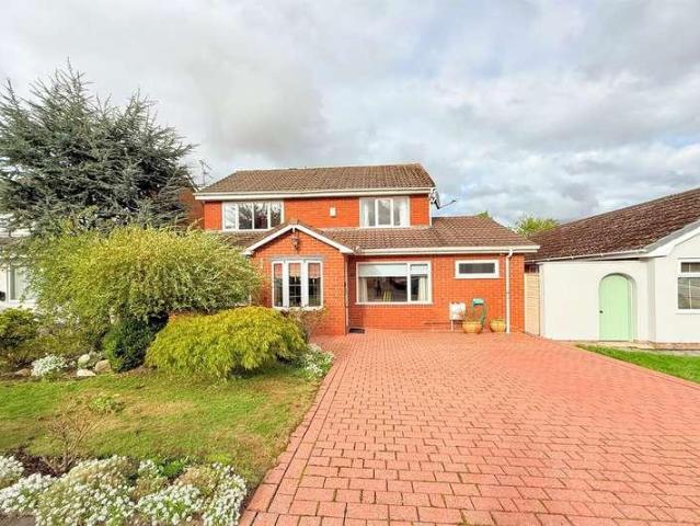 House for sale in Halton