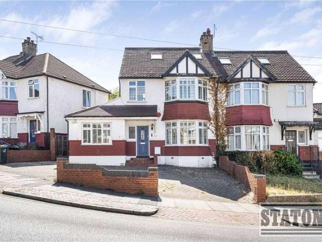 House for sale in Whetstone, Oakleigh Park