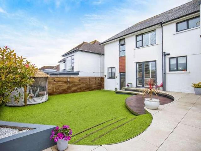 House for sale in The Knap, Barry