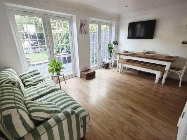 House for sale in Navestock Side, Essex