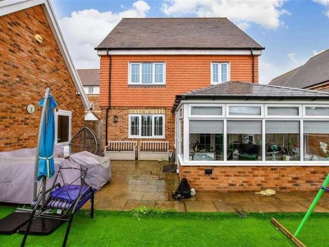House for sale in Allington, Midway