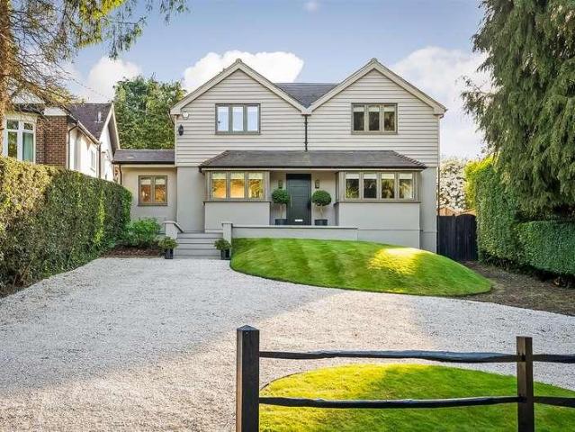 House for sale in Caterham on the Hill, Hillview