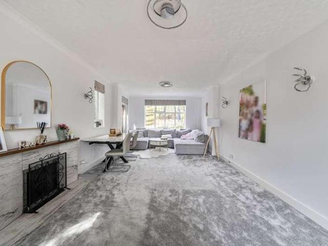House for sale in Batchworth