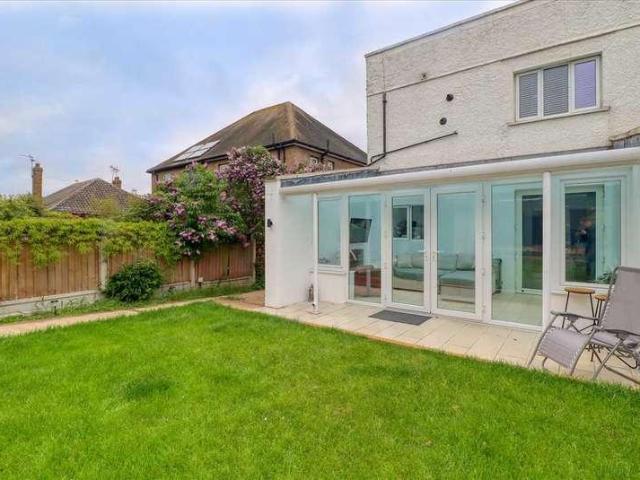 House for sale in Dale Hill, Essex
