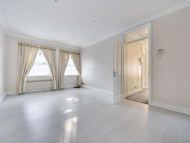 House for sale in Greater London