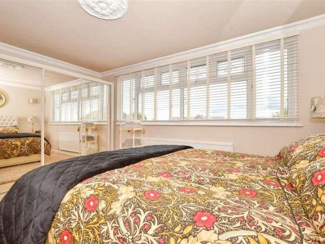 House for sale in Ramsden Crays, Crays Hill