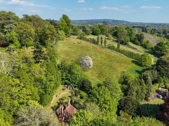 House for sale in Shalford, Westborough