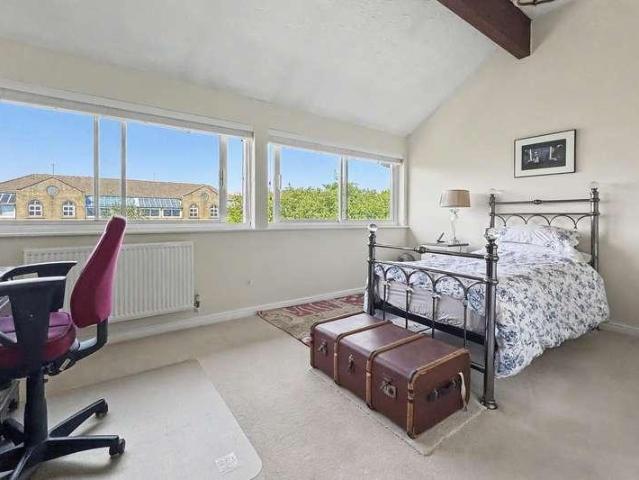 House for sale in Ocean Village, Southampton