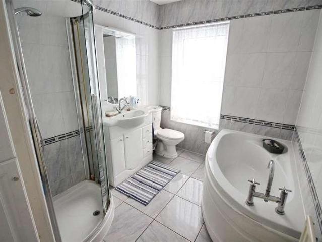 House for sale in Garforth, West Yorkshire