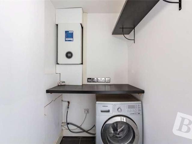 House for sale in Elm Park, Greater London
