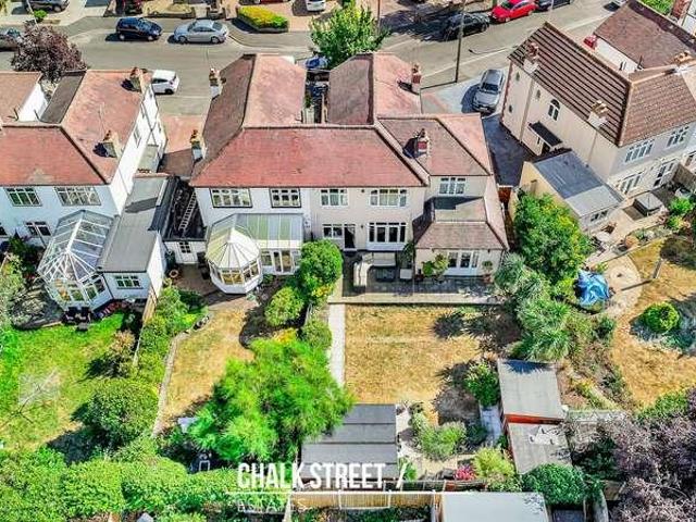 House for sale in Gidea Park, Greater London