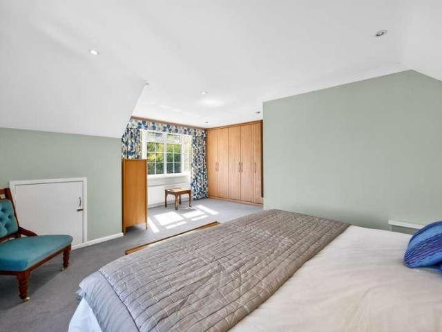 House for sale in Freshwater Bay, Freshwater
