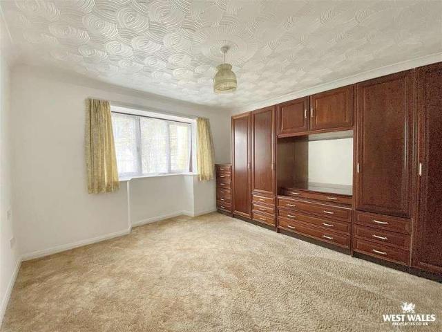 House for sale in Monkton, Pembroke