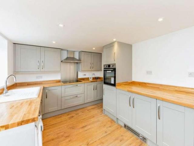 House for sale in Folkestone, Foord
