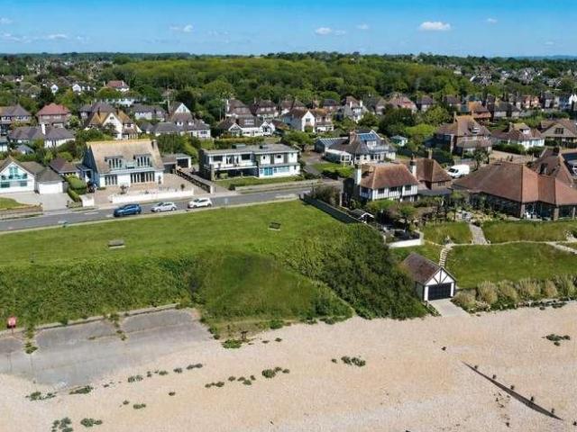 House for sale in Cooden, Heathlands